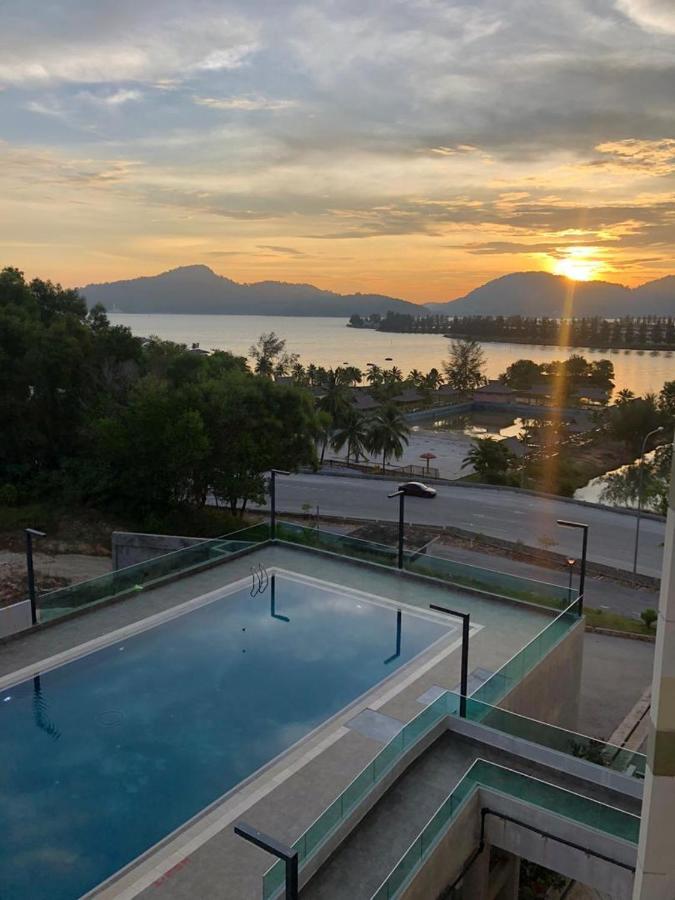 Marina Heights Hotel Residences Lumut Exterior foto