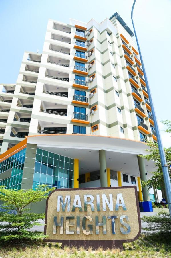 Marina Heights Hotel Residences Lumut Exterior foto