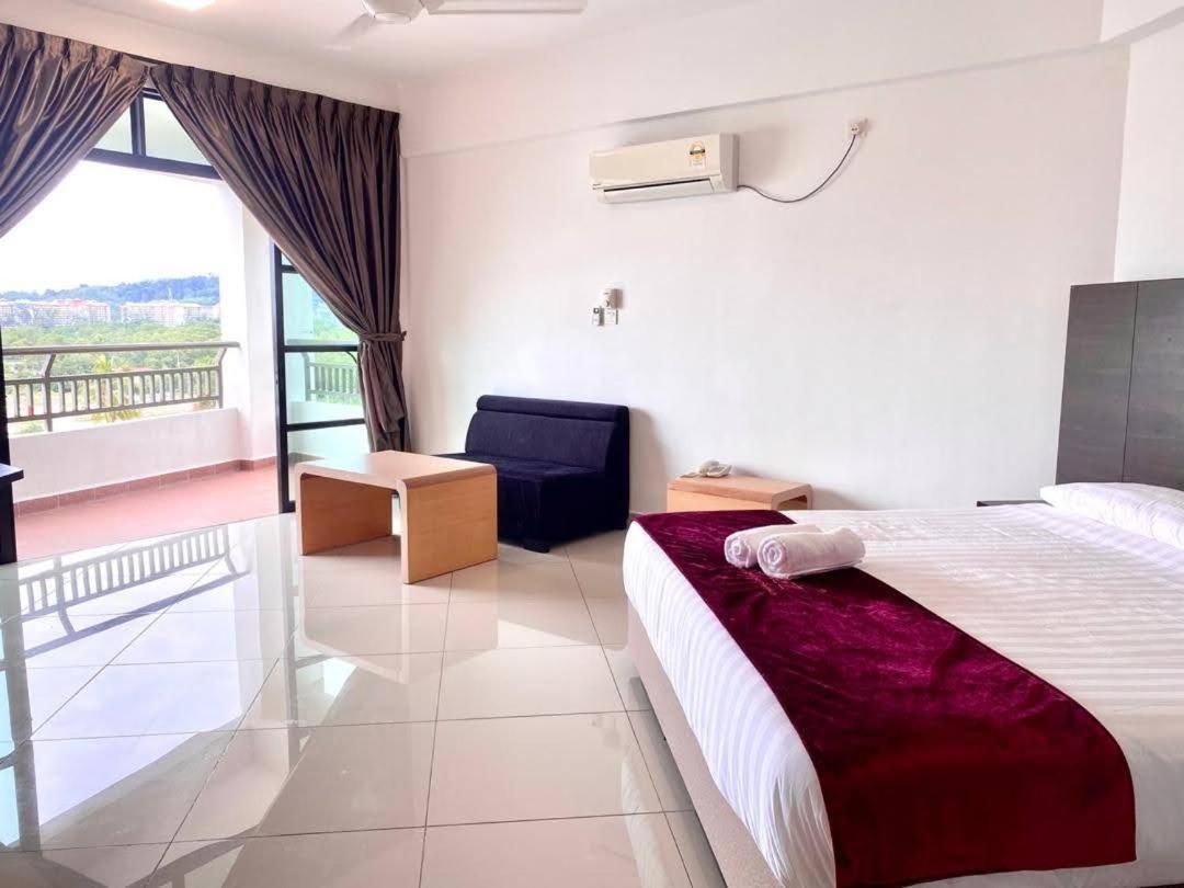 Marina Heights Hotel Residences Lumut Exterior foto