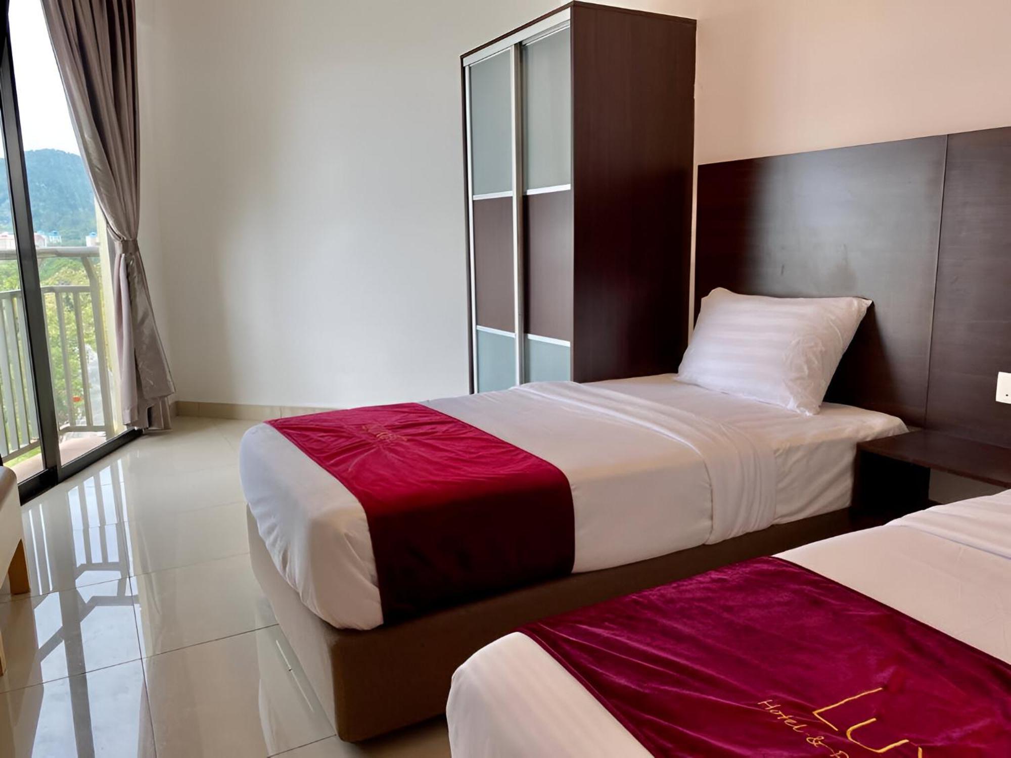 Marina Heights Hotel Residences Lumut Exterior foto